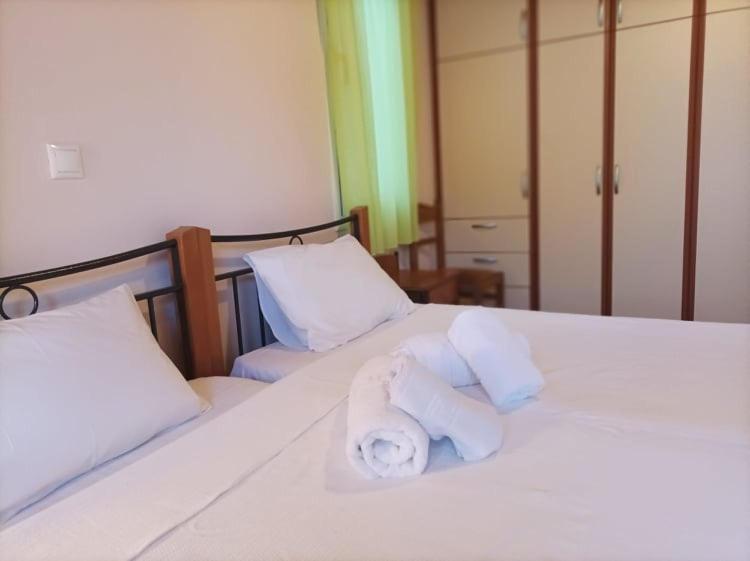Lourantos Bayside Apartments Vathy  Zewnętrze zdjęcie