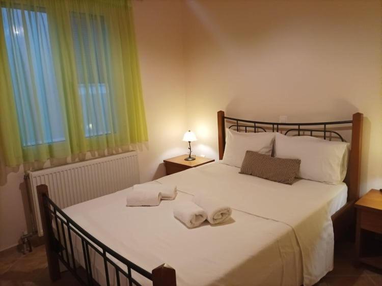 Lourantos Bayside Apartments Vathy  Zewnętrze zdjęcie