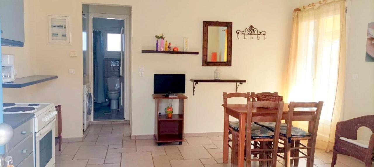 Lourantos Bayside Apartments Vathy  Zewnętrze zdjęcie