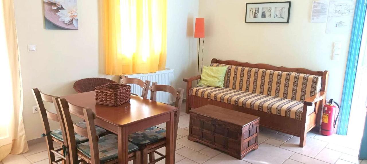 Lourantos Bayside Apartments Vathy  Zewnętrze zdjęcie