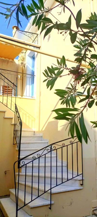 Lourantos Bayside Apartments Vathy  Zewnętrze zdjęcie