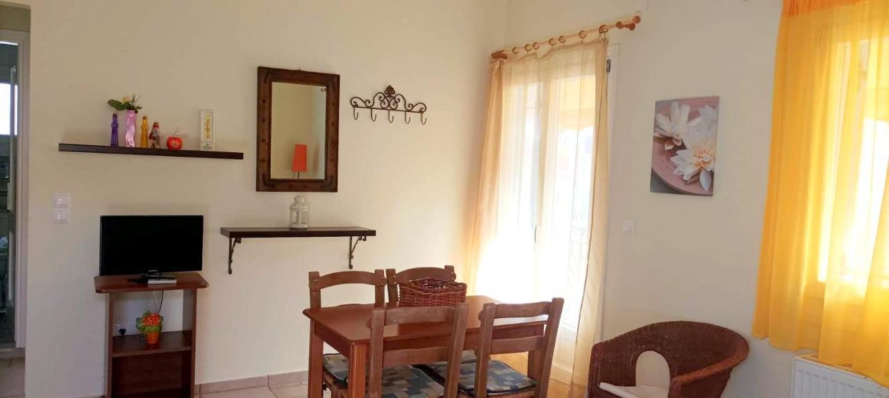 Lourantos Bayside Apartments Vathy  Zewnętrze zdjęcie