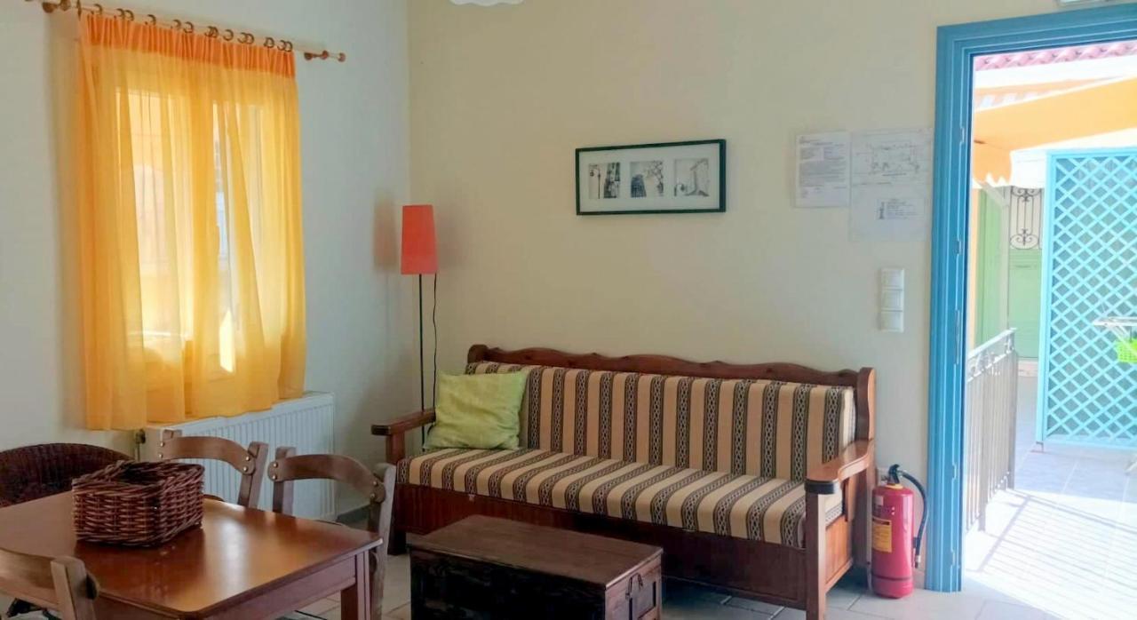Lourantos Bayside Apartments Vathy  Zewnętrze zdjęcie